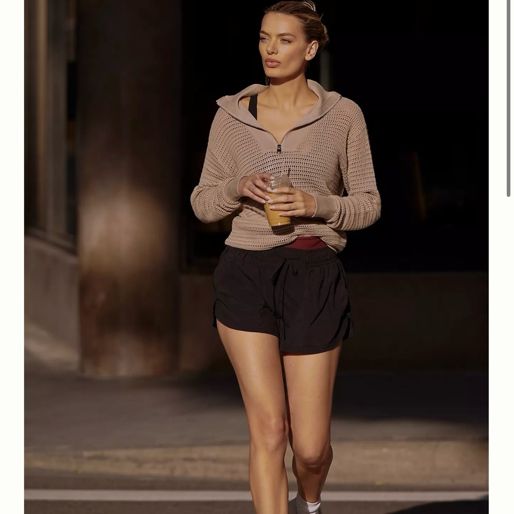 Varley Beige Scoop-Neck Lightweight Knit Pullover